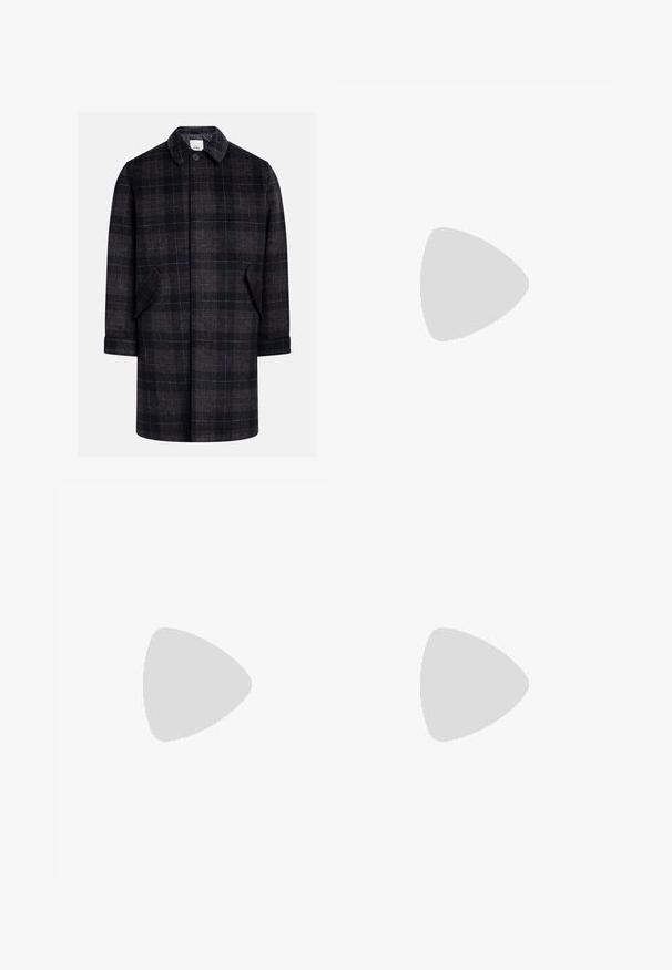 Sort og brun ternet frakke med krave, frontknaplukning, to sidelommer og ærmer i albuelængde. Blødt, tekstureret stof.; Ribbet strikpullover i brændt orange med en rund hals og lange ærmer. Blød tekstur, afslappet pasform og subtil strækdetalje.; Lyseblå lige denimbukser med knap- og lynlås-lukning, forlommer og diskret falmet detaljering.; Tan nubuck ankelstøvle med sort polstret krave, gyldne metaløjer, hvid syning detaljer og robust gummisål med udtalte slidbaner.