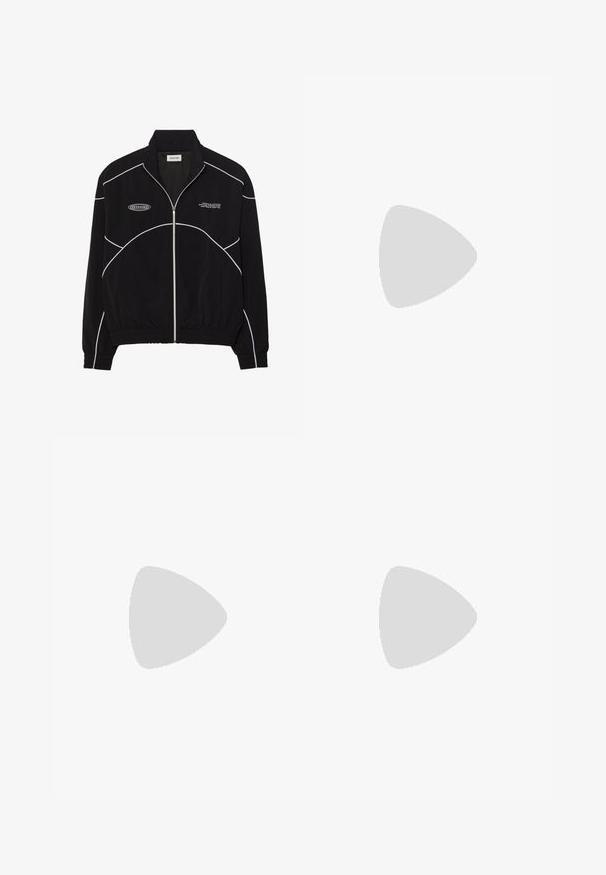 Must must riiet, millel on valged kontrastõmblused, kõrge krae, elastsed mansetid ja tekstureeritud sisemus. Rinnal on logo.; Valge puuvillane T-särk ümmarguse kaelusega ja lühikeste varrukatega, lõdva lõike ja minimalistliku disainiga. Silt on nähtav kaeluses.; Marella AGENTE - Maksiseelik - dark brown; Musthave mustika tantsutossud mustast nahast, ümmarguse varbaga, siledast tekstuurist, minimaalse õmblusdetailiga ja paindliku tallakujundusega.