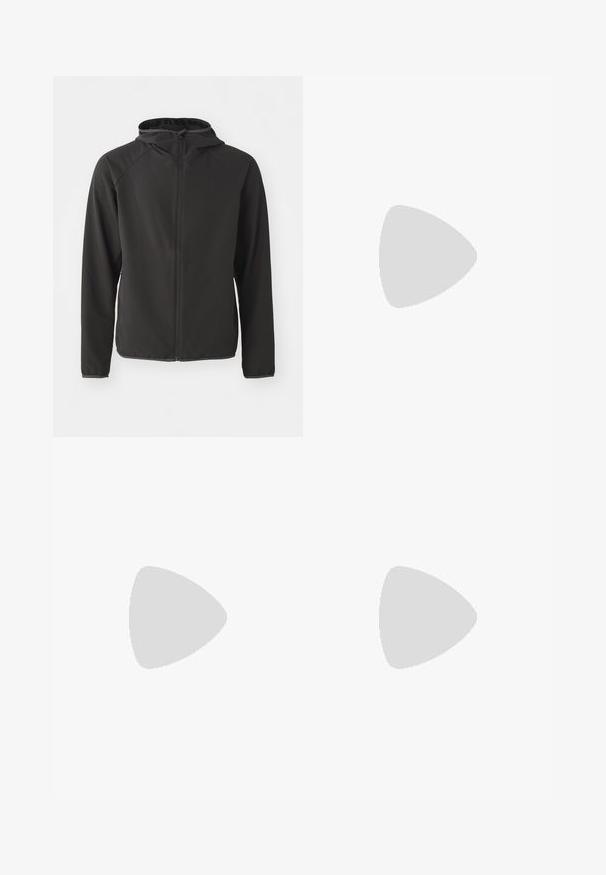 Svart hettejakke laget av glatt stoff, med frontglidelås, raglanermer og en diskret logo på brystet.; Svart langermet skjorte med kort glidelås i kragen og "CALVIN KLEIN"-tekst sentrert på brystet.; Hvite bukser med en jevn tekstur, rett ben design, knappelukking og beltehengekroker. Skreddersydd passform for et polert utseende.; Sorte treningstøvel med mesh-overdel med perforeringer, en teksturert mellomsåle i kremfarge, og en gummisåle for godt grep.
