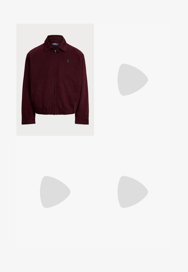 Bordo zip-up jakna iz bombaža, z ovratnikom, dvema stranskima žepoma, elastičnim robom in majhnim zelenim logotipom na prsih.; Polo majica s cik-cak vzorcem v modri, zeleni in beli barvi, temno mornarskimi rokavi ter enobarvnim mornarskim ovratnikom. Vključen je dvojnobočni gumb.; Temno modri jeans s ravnim krojem, zasnovo s petimi žepi in rahlo pobledelo teksturo na nogah. Primerni za vsakdanje nošnje.; Črne usnjene loafer čevlje z gladko teksturo, zaobljenim nosom in dekorativnim trakom čez zgornji del. Nizka zložena peta, minimalističen dizajn.; Črne pravokotne sončna očala s temnimi lečami, debelim plastičnim okvirjem, zlatimi detajli na templjih in izgravirano blagovno znamko na ročaju.