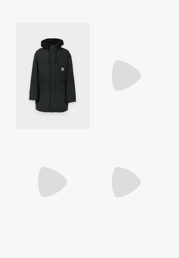 Juodas parko stiliaus paltas su vilnos pamušalu, priekinis užtrauktukas ir keli kišenės. Pagamintas iš tvirto audinio, tiesaus kirpimo, su reguliuojamomis raištelėmis.; Tamsiai ruda ilgarankovė termoponia su apykakle ir kontrastingais smėlio spalvos siūlais, išdėstyta plokščiai ant baltos fono.; Juodi cargo kelnės su tiesiu kojų dizainu. Pagamintos iš tvirto audinio, turi dvi šonines kišenes su užsegamais dangteliais ir mygtukų užtrauktuką.; Juodi zomšiniai sneakeriai su baltais guminiais padais, su raištelių uždėjimo dizainu, tekstūruotais akcentais ir subtiliu prekių ženklu, derinami su rudomis kelnėmis.