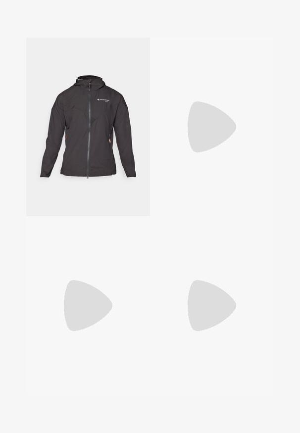 Svart jakke med glidelås foran, hette og mesh-detaljer. Har et skrå sømdesign og sidelommer med glidelås for oppbevaring. Lettvektig stoff.; Korte ermede treningsskjorte i mørkegrå, med strukturert stoff, raglanermer og en liten logo på venstre front.; Marineblå cargo shorts laget av lett materiale, med to sidelommer, knappelukking og en avslappet passform.; Svart og grå atletisk sko med mesh-overdel, gummisåle og elastisk snøresystem. Har forsterket tå og teksturerte detaljer.