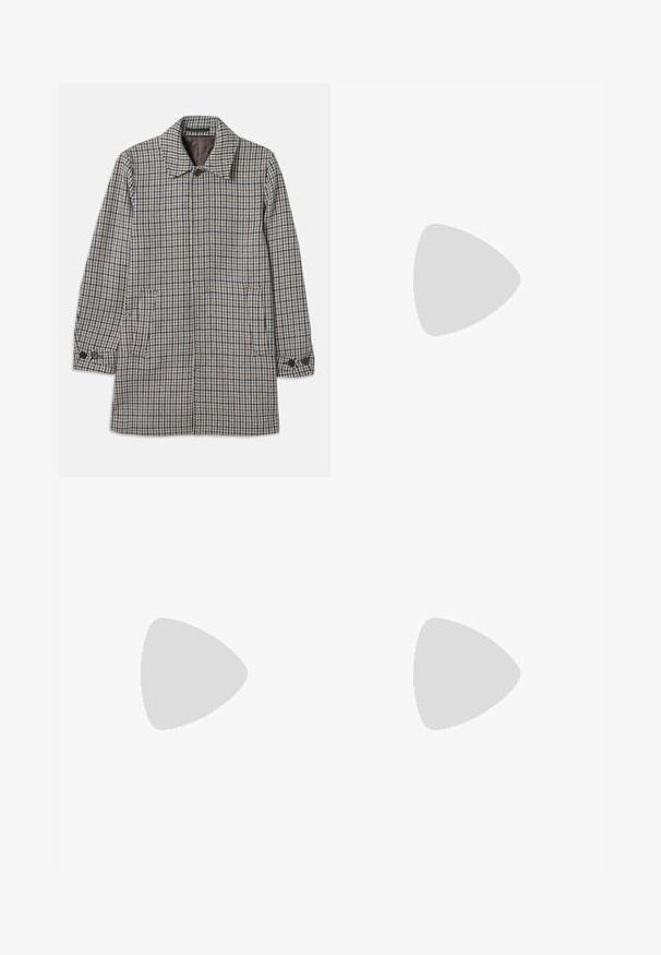 Miestny stredne dlhý kabát s modro-hnedo-čiernym houndstooth vzorom, gombíkovým golierom a gombíkovými manžetami na bielom pozadí.; Mustat lyhythihaiset t-paidat, joissa on pieni valkoinen "Filling Pieces" -tekstilogo vasemmassa rinnassa.; Harmaaraidalliset shortsit rentoa mallia, valmistettu kevyestä kankaasta. Varustettu nappikiinnityksellä ja kahdella sivutaskulla.; Mustat nahkakengät, joissa on kiiltävä pinta, pyöreä kärki, huomaamaton ompelu ja paksu kumipohja kestävyyttä varten.