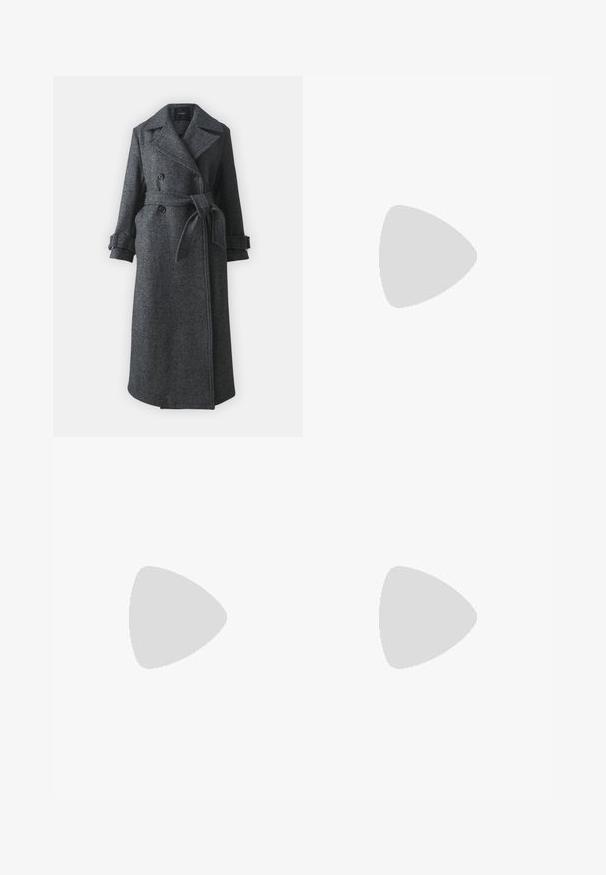 Pinko CALICE CAPPOTTO - Klasikinis paltas - grigio peltro; Juodas trumpas marškinėlis, pagamintas iš minkštos medžiagos, su prigludusia juosmens dalimi, plačiomis rankovėmis ir imitaciniu iškirpimu, su atidengtais siūlių detalėmis.; Juodos kelnės su tiesiu, išplėstu kojų dizainu. Pasižymi aukštu liemeniu, dviem apvaliais auksinės spalvos mygtukais ir šoninėmis kišenėmis. Sklandi audinio tekstūra.; Juodas lakinės odos aukštakulnis batelis su smailiu nosiu ir lygiu paviršiumi, turintis liekną stiletą kulną. Nėra matomų dekoracijų.