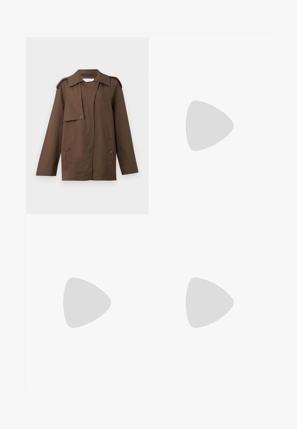 Brun bomullsjakke med skjortekrage, skulderepauletter, knappestenging foran og to påsydde lommer i livet.; Beige strikket cardigan med lange ermer, rund hals og knappelukking. Har ribbestrikket kant og mansjetter, med "2ND DAY" brodert foran.; Beige kortermet genser med V-hals, laget av mykt strikket materiale, med krage og avslappet passform.; Svarte denim brede ben jeans med høy midje, med frontlommer, synlige sømmer og en ren finish. Ingen dekorasjoner eller slitasje.; Sorte skinnloafere med en glatt overflate, sydd detaljer rundt tåen, og en lav gummisåle. Kombinert med vide svarte bukser.; Hvit clutch-veske med en teksturert, quiltet design. Har en tynn, avtagbar stropp og en sølvfarget hardwaredetalj foran.