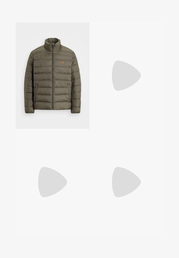 Olive roheline sulejope, lukuga ees, kõrge krae, horisontaalne tikandimuster, vasakul küljel tasku, väike oranž logo rinnal.; Hall narmastee t-särk pehmest kangast, õlavarre pikkusega ja halli tooniga, millel vasakul rinnal on kerge helesinine logo. Ümmargune kaelus, tavaline lõige.; Beežid kerged spordilühikesed, millel on elastne vöökoht, üks eesmine tasku ja logo alumises paremas nurgas. Sile ja kerge kangas.; Hõbedane sportlik king, millel on võrgumaterjal, mustad aktsendid, perforatsioonid ja pehme valge tald. Omab silmapaistvat 'N' logo.