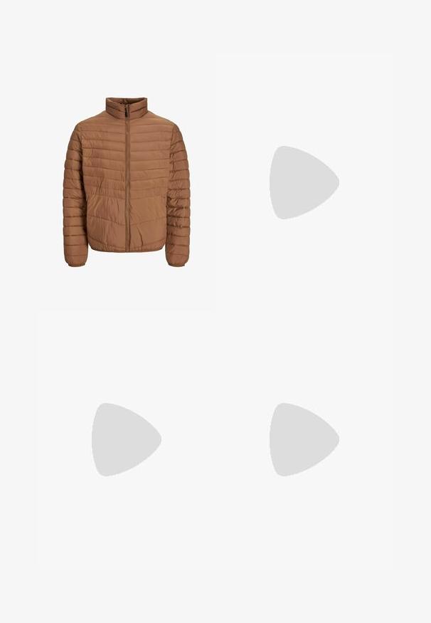 Ruda pūkinė striukė su aukštu kaklu, vertikaliomis siūlėmis, pilnu priekyje užtrauktuku ir elastingomis rankogaliais. Lygus, lengvas audinio tekstūra.; Rudas vilnos megztinis su aukštu apykakle, pusiau užtrauktuku ir krūtine kišenė. Švelni tekstūra ir laisvas siluetas, ilgos rankovės.; Smėlio spalvos džinsai su tiesia kojų siluetu, turintys priekinę kišenę, metalinį mygtuką ir subtilią tekstūrą.; Rudos odos sportbačiai su apvaliu pirštu, rudomis raištelėmis ir kreminės spalvos guma. Skiriamieji ženklai minimalūs, esančių šone.