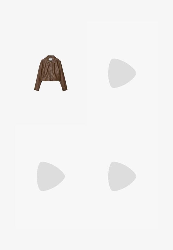 Stradivarius BUTTONED  - Bunda z umělé kůže - dark brown; Stradivarius MIT HERZAUSSCHNITT - Top s dlouhým rukávem - black; Černé džíny s vysokým pasem a širokým střihem, pět kapsami a viditelným švem. Materiál má hladký, mírně strukturovaný povrch.; New Balance 530 UNISEX - Silniční běžecké boty - beige beige; Stradivarius WITH STRAP DETAIL  - Taška s příčným popruhem - camel