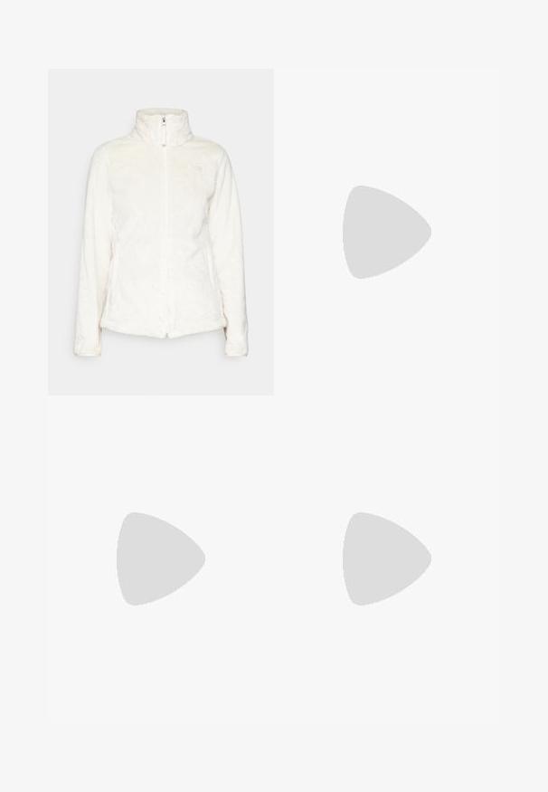 The North Face OSITO JACKET - Fleecejacke - white dune; Marineblaue Fleece-Pullover mit hohem Kragen, halber Knopfleiste und Logo-Patch. Verfügt über eine weiche Textur und ein gerades Design.; Schwarze, leichte, wasserabweisende Hose mit elastischem Bund und zwei Seitentaschen; glatte Textur; gerade Beinform.; Schwarze Sportschuhe mit einem atmungsaktiven Mesh-Obermaterial, Gummisohle, weißem dämpfenden Zwischensohle und reflektierenden Schnürsenkeln. Vibram-Logo auf der Sohle.