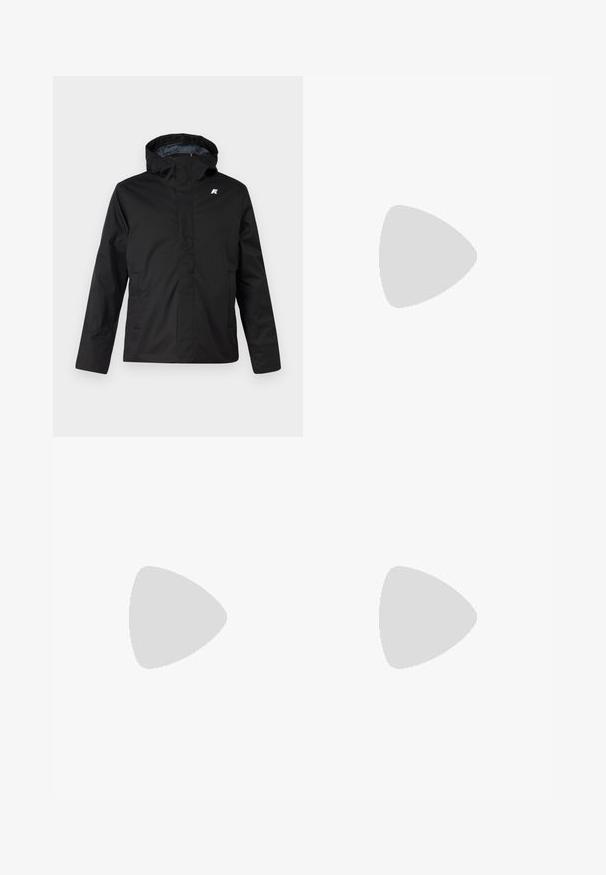 Črna nepremočljiva jakna s kapuco, z zadrgo na sprednjem delu, dvema stranskima žepoma in majhnim logotipom na prsih. Gladek, mat zaključek.; Bela bombažna majica s kratkimi rokavi in okroglim izrezom, ki ima na levem prsnem delu majhen logotip v rdeči, beli in modri barvi. Klasična kroja.; Svetlo modri traper hlače s ravnimi nogavicami, visokim pasom in zasnovo s petimi žepi. Imajo gumb za zapiranje in subtilno mehčanje na tkanini.; Lacoste teniske v temno sivi barvi z mrežasto in sintetično prevleko, s teksturiranim podplatom in rjavimi detajli na ovratniku ter blagovni znamki.