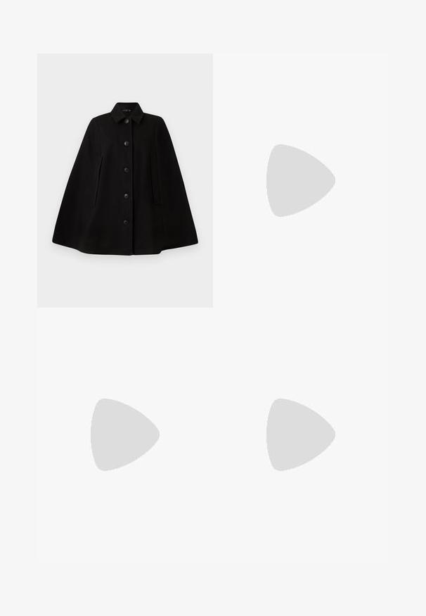 Zwarte wollen cape met een kraag, sluiting met knopen aan de voorkant, zijzakken en een gestructureerde silhouet. Glad textuur, zonder patronen of versieringen.; Zwarte kabelgebreide trui met lange mouwen en een ronde halslijn, versierd met een rij nepperlen langs de kraag.; Zwarte broeken van een gladde stof, met een recht model, riemlussen en zakken aan de voorkant voor functionaliteit.; Grijze, op maat gemaakte overjas met een rechte snit; gecombineerd met kniehoge zwarte leren laarzen met een vierkante neus en chunkyerand.