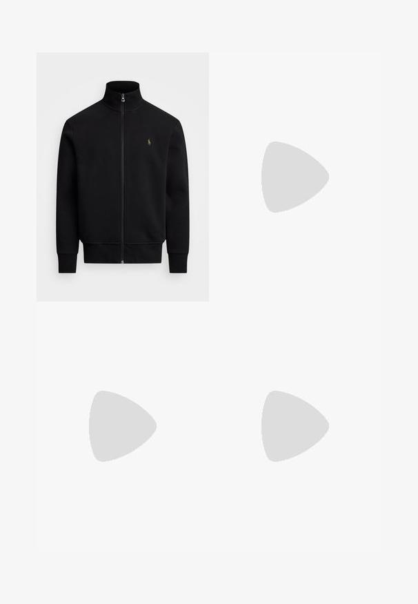 Polo Ralph Lauren DOUBLE-KNIT TRACK JACKET - Treningsjakke - polo black; Svart langermet T-skjorte laget av bomull. Den har rund hals, ribbestrikkede mansjetter og en liten rød brodert logo på brystet. Jevn tekstur.; Sorte bomullsshorts med elastisk midje, med en bjørnegrafikk og "Moschino"-tekst på venstre ben. Glatt tekstur, knelengdes design.; Hvit og lysebeige treningssko, med en mesh-overdel, perforerte detaljer og en teksturert mellomsåle med merkevare på hælen.