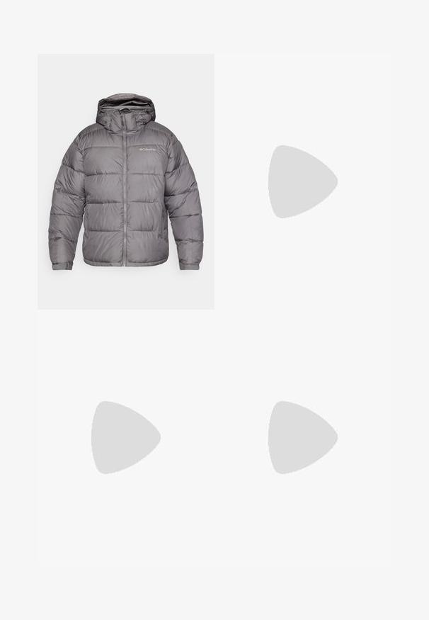 Pelēks puffers jakas ar kapuci, ar priekšējo rāvējslēdzēju un sānu kabatām. Audums ir gluds ar kvadrātveida šuvēm un mīkstu oderi.; Rozā polo krekls, kas izgatavots no mīksta auduma, ar apkakli, trīs pogu slēgšanu un īsām piedurknēm. Iekļauts neliels logotipa elements uz piedurknes.; Melni bikses ar pogu aizdari, taisnas kājas dizainu, gludu tekstūru un sānu kabatām, piemērotas dažādām situācijām.; Baltas sporta apģērbs ar sietu augšdaļu, pelēkiem akcentiem, teksturētu gumijas zoli un vilkšanas cilpiņām uz papēža; iekļauj necaurlaidīgu dizainu.