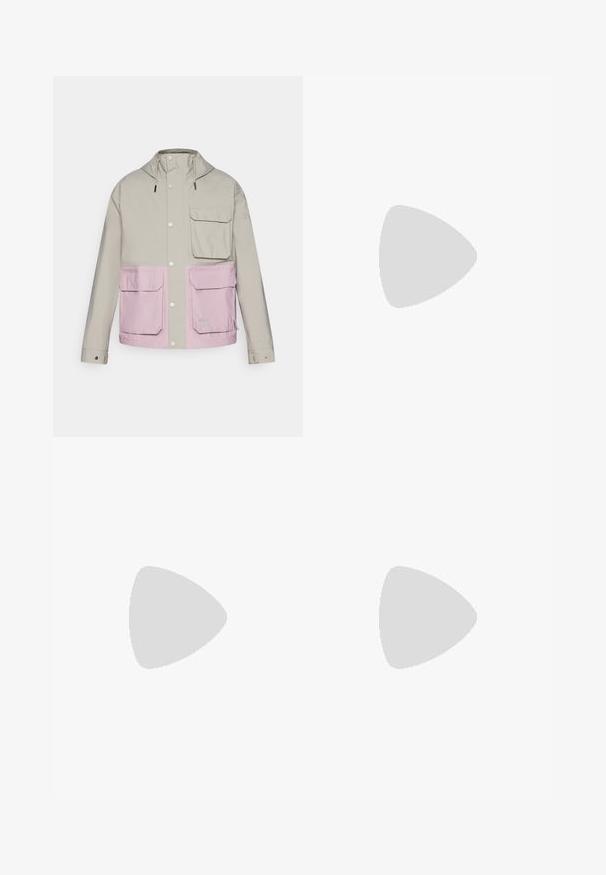 Light gray waterproof jacket with a pink lower section, two front pockets, and a hood; features snap buttons and adjustable drawstrings.; Columbia BASIC LOGO™ SHORT SLEEVE - Print T-shirt - ancient fossil; Beige shorts over fitted beige leggings, textured fabric, elastic waistband with drawstring, side slits at the hem, logo on the lower leg.; Columbia PEAKFREAK II OUTDRY - Hiking shoes - black/shark