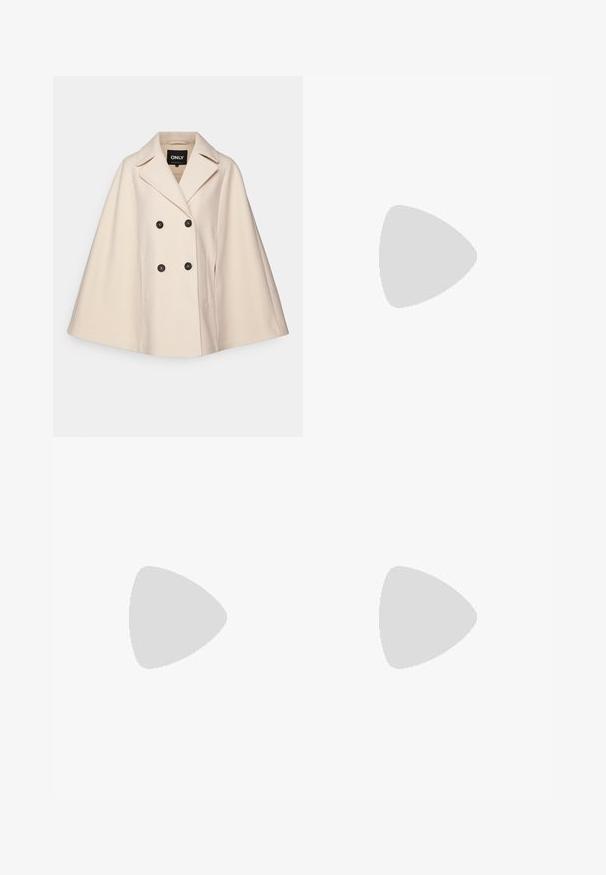 Cappotto in misto lana beige con design doppiopetto, ampi rever e due tasche laterali; presenta bottoni scuri e una trama morbida.; Maglione a collo alto nero a coste, maniche corte, design aderente, texture morbida, cuciture minime e colletto alto.; Pantaloni neri in ecopelle a campana con una texture liscia, vita media, e cuciture strutturate, dotati di zip e passanti per cintura.; Scarpe in pelle nera con punta arrotondata, tacco spesso a blocco e accenti laterali in elastico, abbinate a collant scuri e una gonna nera con uno spacco.