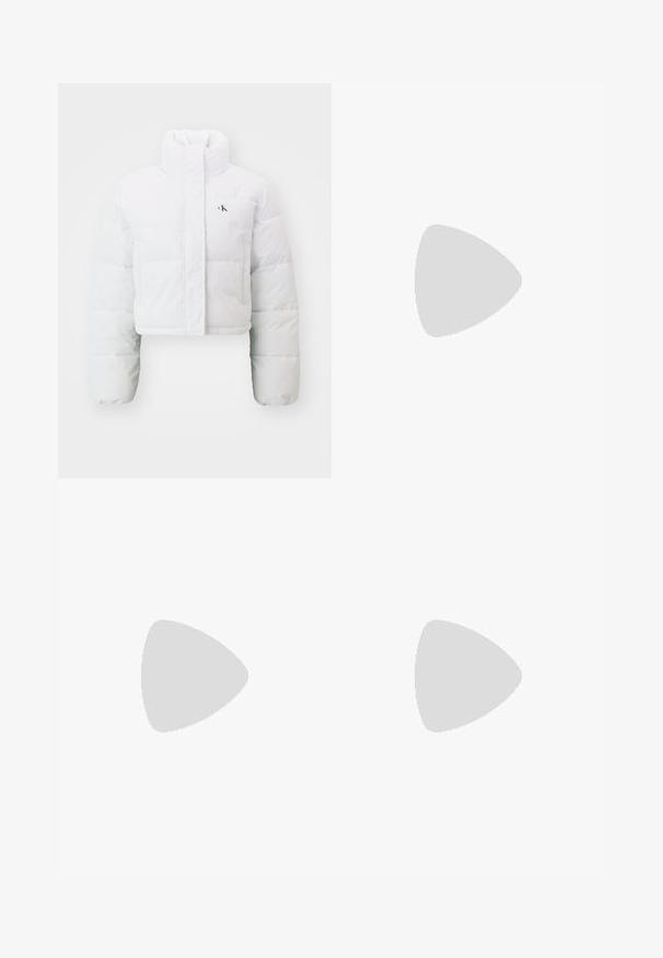 Calvin Klein Jeans MATTE CROPPED PUFFER - Winter jacket - bright white; Calvin Klein Jeans GRADIENT MONOLOGO SLIM TEE - Basic T-shirt - brilliant white; Calvin Klein Jeans Jeans Skinny Fit - denim light; Calvin Klein Jeans BOLD  - Trainers - bright white/black