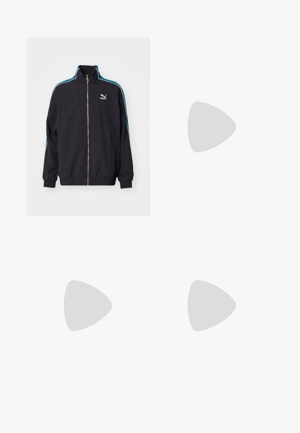 Puma T7  PLAY.LOUD. TRACK - Spordijakk - puma black; Lühikeste varrukatega helesinine jalgpallisärk, millel on diagonaalne muster, must Puma logo ja Manchester City embleem rinnal. Niiskust eemaldav kangas.; Puma PLAY PARIS TRACK PANTS - Dresside alumine osa - black; Tennised, millel on valge võrkkangas ülemine osa, rohelised aktsendid, iridesSentne detailika ja lillad paelad. Omab tekstuuriga talda ja kõveraid disainielemente.