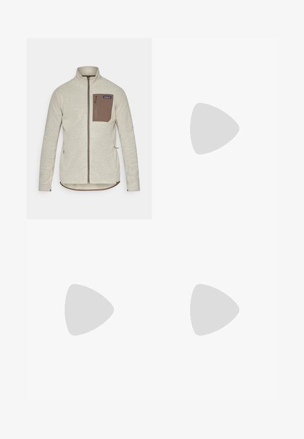 Lys beige jakke med et struktureret mønster, en brun lynlås brystlomme og kontrasterende brune lynlåsdetaljer. Lange ærmer, opretstående krave.; Hvid bomulds t-shirt med korte ærmer, rund hals og en lomme på venstre bryst med et blåt "Patagonia"-logo. Klassisk pasform med en glat tekstur.; Mørkegrønne shorts med elastisk talje, snøre detaljer, lommer og blødt bomuldsblandingsstof. Længde til midt på låret.; Vandrestøvle i olivengrøn og sort med pink accenter. Har en tekstureret overdel, fleksibel sål, forstærket tåhætte og farverigt snøresystem.