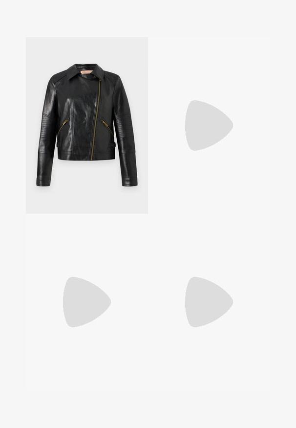 Čierna kožená moto bunda s priliehavým strihom, asymetrickým predným zipom a jemne riasenými textúrovými detailmi na rukávoch. Dôraz na zlaté kovové prvky.; Námornícky modré bavlnené tričko s krátkymi rukávmi, okrúhlym výstrihom a malým textúrovaným logom na hrudi. Minimalistický dizajn a hladká textúra.; Bordová plisovaná maxi sukňa s priesvitným bodkovaným spodkom. Textúra látky je hladká, s elastickým pásom pre pohodlie.; Čierne lesklé kožené loafers s nízkym blokovým podpätkom, prešívanou špičkou a kovovou prackou na hornej časti, zobrazené v bočnom pohľade na bielom pozadí.