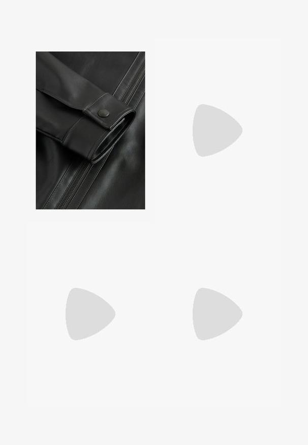 Prim-plan al unei jachete din piele neagră, evidențiind o textură netedă, un accent cu nasture pe mânecă și un fermoar vizibil pe lateral.; Cămașă cu mâneci lungi, gri, cu buzunar pe piept și guler cu nasturi, așezată plat pe un fundal alb.; Pantaloni negri, croiți, cu o textură netedă, având un design cu picior drept și talie medie. Se prezintă două perechi, una dintre ele fiind scurtă.; Pantof de piele neagră, tip slip-on, cu un superior neted, accente cusute, vârf rotunjit și un toc jos din cauciuc. Talpa are un profil minim de aderență.