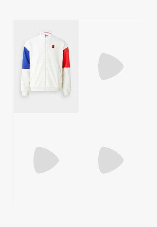 Chaqueta blanca con cremallera y mangas bloqueadas en azul y rojo. Presenta un parche con el logo de Nike y un cuello alto. Textura de tela suave.; Camisa polo de poliéster roja con un cuello blanco, que presenta una abertura de botones y un pequeño logotipo de Nike blanco en el pecho. Textura lisa.; Bañador a rayas en naranja y melocotón claro, con cintura elástica, cordón ajustable y un pequeño detalle de logo en la parte delantera.; Zapatillas deportivas negras con parte superior texturizada, logo de swoosh blanco, talón acolchado y suela blanca contrastante con un patrón en zigzag.