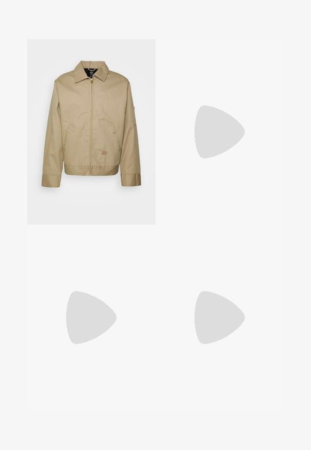 Veste en coton beige avec fermeture éclair, col classique, poches latérales et logo brodé. Présente une silhouette structurée avec un ourlet distinct.; Cardigan en tricot blanc présentant un motif géométrique texturé, un col polo et trois boutonnières à l'avant.; Trois débardeurs blancs en coton ribbé. Chacun a un col rond et une petite étiquette logo en bas. Design classique et simple.; Pantalons en coton beige avec une coupe loose, dotés de deux poches arrière et d'une étiquette à la taille. Le tissu a une texture lisse et un minimum de détails.; Chaussures en cuir avec un motif noir et blanc, présentant une finition texturée, trois rayures horizontales blanches et une semelle en caoutchouc brun.