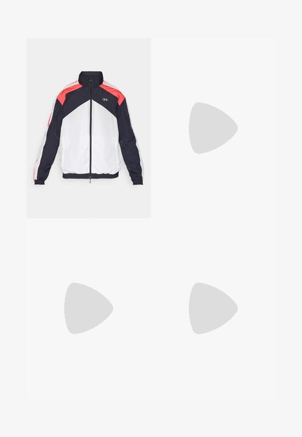 Under Armour ICON TRACK - Μπουφάν προπόνησης - white/black; Λευκό κοντομάνικο μπλουζάκι φτιαγμένο από ελαφρύ ύφασμα. Διαθέτει στρογγυλή λαιμόκοψη και μια διακριτική υφή. Λογότυπο εκτυπωμένο στο μανίκι.; J.LINDEBERG Sports PRESTON SHORTS - Αθλητικό σορτς - black; Μαύρα αθλητικά παπούτσια με υφή στην επάνω πλευρά, λευκές λεπτομέρειες και μαλακή λευκή σόλα. Διαθέτουν κορδόνια και διάτρητο σχέδιο για καλύτερη αναπνοή.