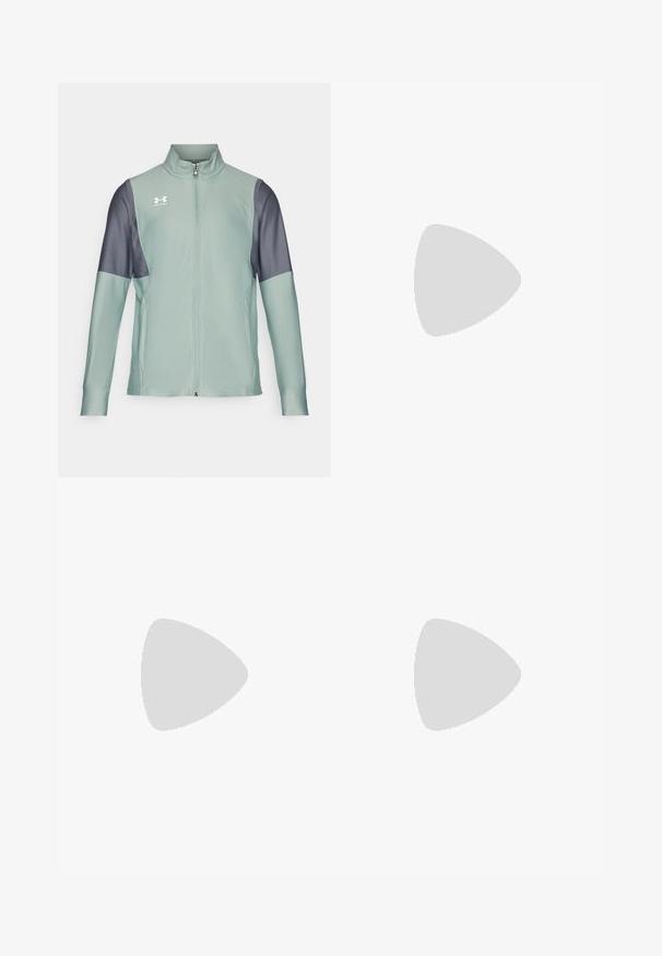 Svijetlozelena jakna na patent zatvarač s tamnosivim rukavima, glatke teksture i bočnim džepovima. Ima logo Under Armour na prsima.; Sivi bezrukavni kratki top s širokim okruglim izrezom i izrezom na leđima. Izrađen od mekanog, rastezljivog materijala s glatkom teksturom.; Crne široke hlače s elastičnom talijom, dva bočna džepa i glatkom, laganom teksturom. Jednostavan dizajn, bez vidljivih uzoraka.; Crne atletske cipele s teksturiranim materijalom, bijelim potplatima i crnim vezicama. Nosene s bijelim rebrastim čarapama, stojeći na svijetloj površini.