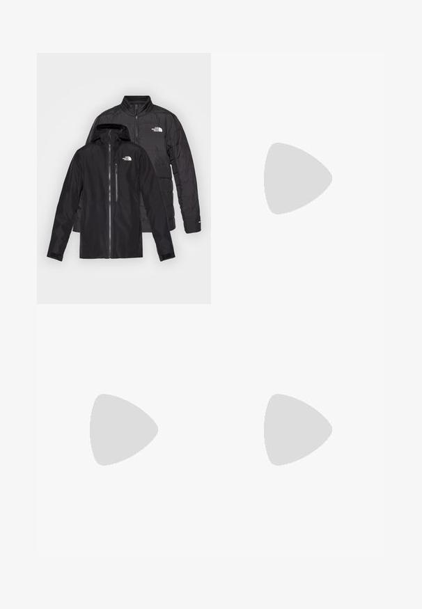 Sorte udendørsjakker stablet: en vandtæt jakke med hætte og lynlåslommer over en pufferjakke med vandret syninger.; Hvid langærmet T-shirt lavet af bomuld med rund hals. Har et lille sort logo på brystet. Glat tekstur, almindelig pasform.; Marine atletiske bukser lavet af letvægtsstof, med to sidelommer med lynlås, elastisk talje og tætsiddende ben for en slank pasform.; Sort atletik sko med en struktureret syntetisk overdel, polstret sål og et hurtiglukkesystem. Har forstærket tå og hæl.