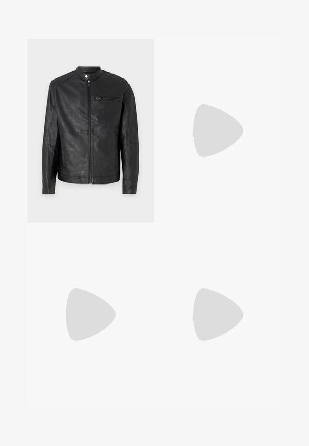 Melnas ādas virsjaka ar stāvoša apkakli, priekšējo rāvējslēdzēju un horizontālām šuvēm plecos. Iekļauta rāvējslēdzēja krūšu kabata.; Melns kokvilnas T-krekls ar īsām piedurknēm, apaļu kakla izgriezumu, ar sarkanu "REPLAY" logo un simboliem centrāli uz krūšu daļas.; Gaiši zili džinsi ar brīvu piegriezumu, ar nolietotiem elementiem un saplēstiem pleķiem, standarta piecu kabatu dizains un pogu aizdare.; Melnā ādas sporta apavi ar baltām svītrām, teksturēta gumijas zole un auklu aizdare. Iekļauj zīmola etiķeti uz mēles.