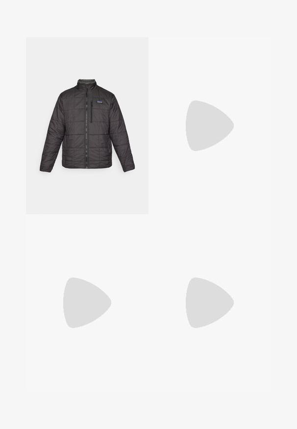 Doudoune noire matelassée avec un col montant, fermeture éclair frontale intégrale et logo sur la poitrine gauche. Elle se distingue par ses longues manches et une texture lisse.; T-shirt à manches longues gris clair en tissu doux et texturé. Il présente un col rond et un petit logo Patagonia bleu sur la poitrine.; Pantalons noirs imperméables avec une texture lisse, dotés de deux boutons à l'avant et d'un design de jambe fuselée. Accentués par un logo sur le côté.; Chaussure de course Hoka verte avec une tige en Gore-Tex, des accents texturés, des lacets élastiques et une épaisse semelle beige comportant le logo Vibram.