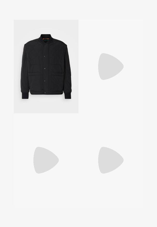 Casaco acolchoado preto com gola canelada, fecho frontal por botões de pressão e dois enormes bolsos. Apresenta uma textura suave e um design acolchoado.; BOSS TEE - T-shirt básica - open white; Calças brancas pregueadas com um corte ajustado, apresentando uma textura suave, passantes de cinto e pernas afuniladas. Sem bolsos visíveis ou padrões.; Sapatilha atlética branca e bege claro, com parte superior em malha, detalhes perfurados e uma entressola texturizada com marcação no calcanhar.