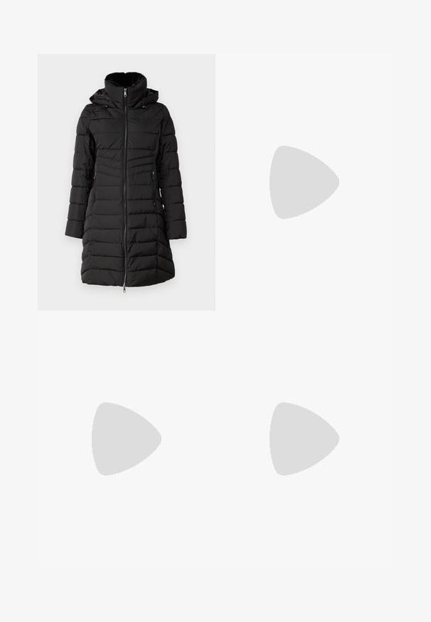 ONLY ONLHELEN PUFFER COAT - Abrigo de invierno - black; Top de tirantes blanco sin mangas hecho de tela acanalada, con un escote redondeado y una silueta ajustada, con costuras mínimas y sin adornos.; Jeans acampanados de color azul claro, hechos de mezclilla, con una cintura alta, diseño de cinco bolsillos y un ligero degradado que va hacia el dobladillo.; Botas de vaquero de cuero marrón con punta afilada y tacón cuadrado, que presentan costuras detalladas y acentos elevados en el caño.; Bolso de mano de cuero negro con una solapa y un detalle de hebilla de metal dorado. Incluye una correa negra y un diseño elegante y minimalista.; Pendientes de aro de plata con diseño retorcido, que presentan un acabado pulido y cierre de presión. Miden aproximadamente 3 cm de diámetro.