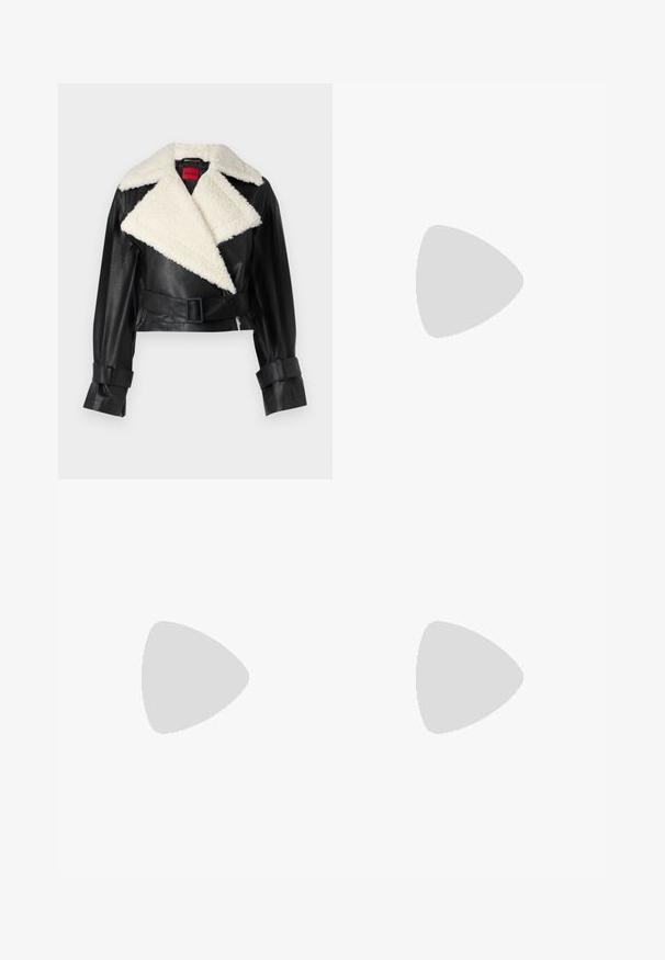 Sort læder cropped jakke med hvid shearling krave, bælte i taljen og brede manchetter. Har en foldet krave og tekstureret stofkontrast.; Lys cremesweater med rund hals, lange ærmer, ribbet kant og en blød tekstur. Ingen mønstre eller synlige hardware-detaljer.; Sorte bukser med lige pasform, der har dobbelte folder, en glat tekstur og et klassisk taljedesign. Ingen synlige hardware eller accenter.; Sorte læder loafers med en kraftig platformsål. Rund tå, forkant-søm detalje og subtile syninger. Flad, struktureret ydersål.