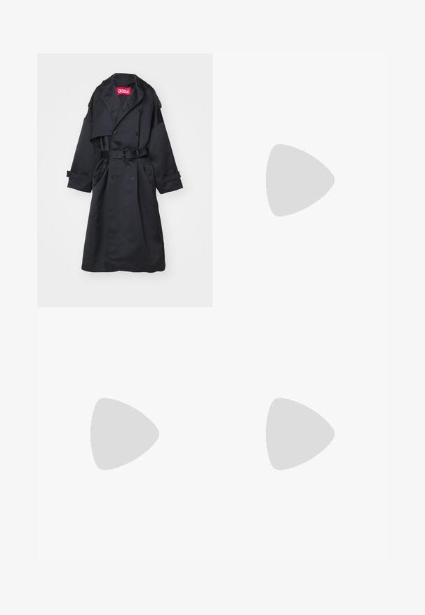 032c SUPERSIZE - Trenchcoat - black; Black short-sleeve crew neck t-shirt with a white tag inside the collar labeled "D.R.C. EST. 2002" on a white background.; Black wide-leg pants with elastic waistband and long drawstrings, displayed on a plain white background.; Black leather high-heeled mules with an open toe, pointed design, smooth texture, and a slim stiletto heel.