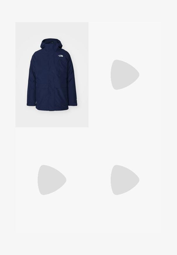 The North Face SARNEN GORE-TEX TRICLIMATE THREE IN ONE - Vodootporna jakna - eagle blue; Crna dukserica od pamuka s prednjim džepom, podesivim kapuljačom na vezicu i utisnutim "Levi's" logom na prsima. Mekane teksture.; Tamno plave traperice s opuštenim krojem, s gumbom za zatvaranje, pet džepova i kontrastnim šavovima.; Crne atletske cipele s crvenim i srebrnim detaljima, mrežastim i teksturiranim sintetičkim materijalima, vezni dizajn i vidljiva podstava.