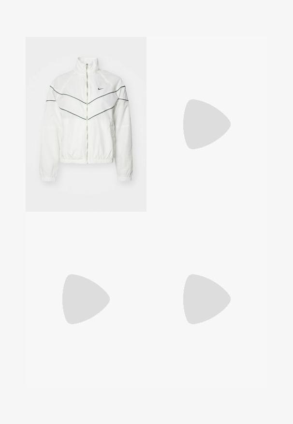 Nike Sportswear Sportinė striukė - sail/vintage green; Nike Sportswear YOON - Viršus - white; Balti sportiniai keliai su platėjančiomis kojomis, su įtemptu juosmeniu ir subtilia logotipo detale. Lygus audinys, laisvas kirpimas ir siaurėjantis apatinis kraštas.; Baltos Nike sportbačiai su tamsiai mėlynu swoosh, tekstūruota medžiaga, balti raišteliai ir guminiu padu, dėvimi su pūkuotomis šviesiai žaliomis kojinėmis. Geltonas fonas.