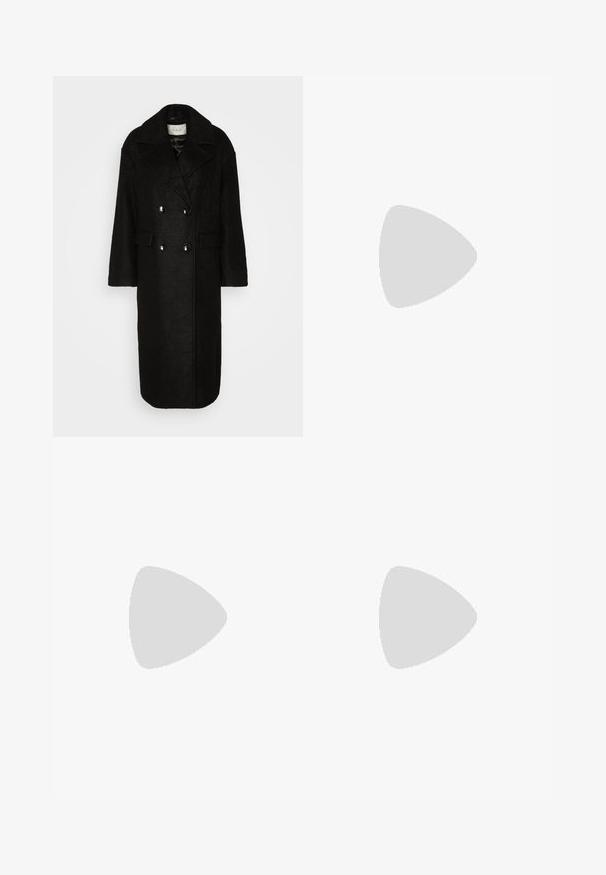 Svart ullfrakk med dobbelspent design, med blanke knapper, store klaffelapper og to frontlommer. Strukturert stoff, kne-lengde.; Svarte og hvite T-skjorter, rund hals, korte ermer. Den svarte T-skjorten har gul brodering av en sol; den hvite har lilla halvmåne-detaljer.; Hvite, skreddersydde bukser med rette ben, med knapplukking, beltehemper og sidelommer; glatt tekstur.; Svart lær pumps med spiss tå, ankelrem og kraftig hæl. Flat tekstur, strømlinjeformet design og minimalisme.