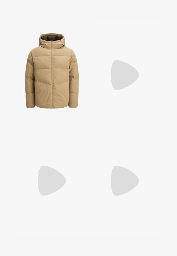 Beige pufferjack met een capuchon, met een ritssluiting aan de voorkant, gestikte panelen en een gladde textuur. De binnenkant is donkerbruin.; Crème-kleurige katoenen t-shirt met korte mouwen, met een ronde halslijn die is accentueerd met marineblauwe en witte strepen. Soepele textuur, ontspannen pasvorm.; Zwarte denim broeken met een rechte pijp, klassieke vijf-pocket structuur en een knoopsluiting in de taille. Glad materiaal en duurzame stof.; Beige sneakers met een leren voorkant van textuur-suède, gladde leren zijkanten en een bruine rubberen zool. Veters en lichte stikseldetails inbegrepen.