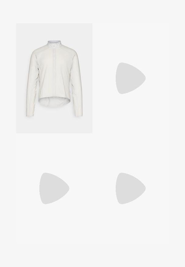 POC PURE LITE SPLASH JACKET - Cykeltrøjer - granite grey; Hvid sweatshirt med rund halsudskæring, lange ærmer og ribbede manchetter. Fungerer med trykt "Armani Exchange 1991" logo i blå og grøn.; Hvide sweatpants lavet af blødt stof, med elastisk talje, tapered ben og et lille logo på venstre side.; Hvide sneakers med ruskindsdetaljer, rund tå, flade snørebånd og en cremet gummisål. Har grøn branding på hælen.