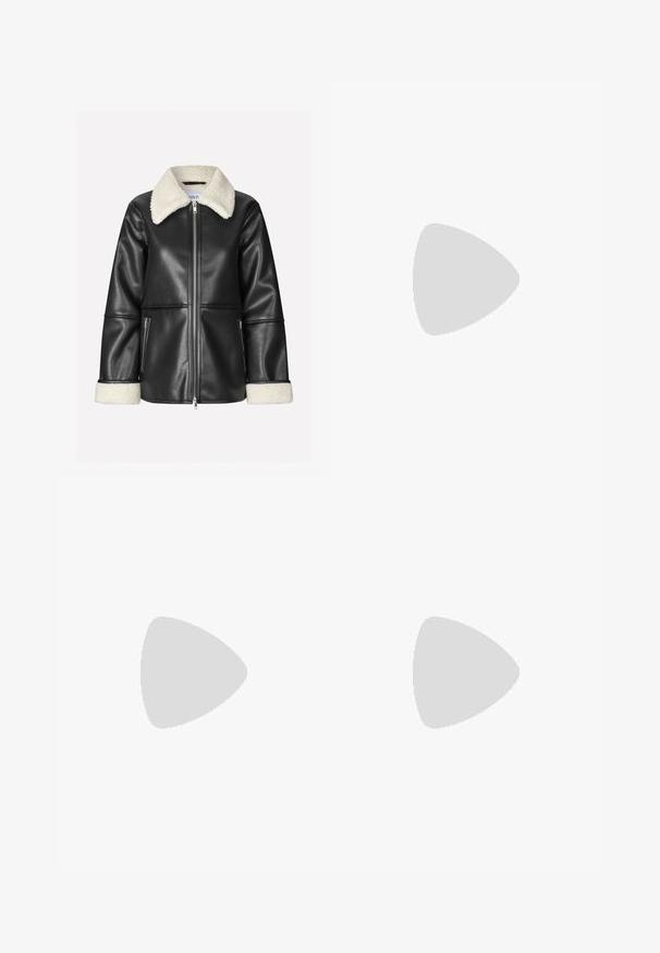 Giacca in finta pelle nera con colletto e polsini in shearling bianco, chiusura con zip e due tasche laterali. Texture liscia e design strutturato.; Cardigan in maglia grigio con colletto alto, chiusura a zip e due tasche frontali. Presenta una texture morbida e polsini e orlo a costine.; Canotta bianca a costine con un logo ricamato nero centrato sul petto. Il colletto e le aperture delle braccia sono rifiniti con un sottile bordino.; Jeans in denim scuro con taglio a gamba larga, dotati di vita media, tasche frontali, tasche posteriori e cuciture a contrasto. Dettaglio con orlo grezzo.; Ballerine in pelle verniciata bordeaux con punta arrotondata, piccolo fiocco decorativo sulla parte anteriore e suola bassa in gomma nera. Texture liscia.