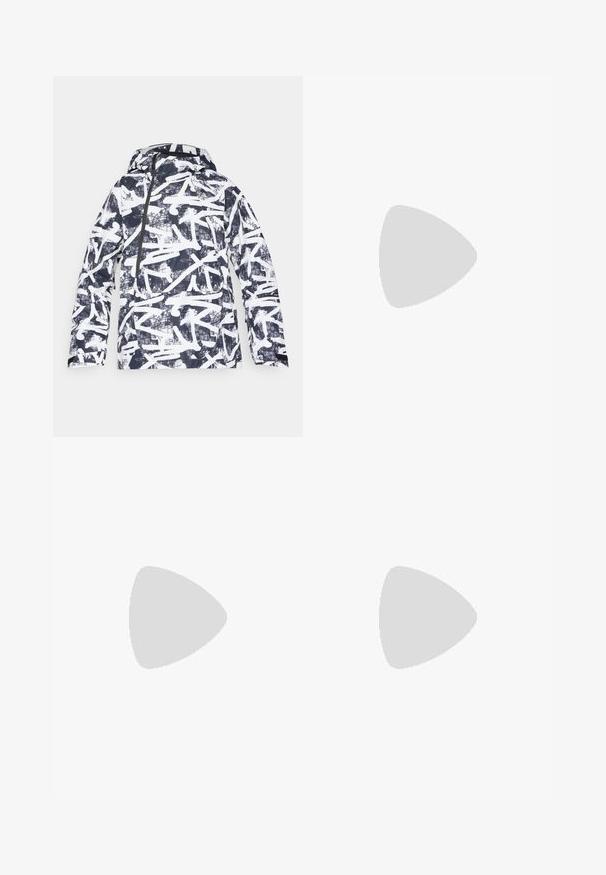 Grafikus nyomatú dzseki sötétkék és fehér absztrakt mintával, vízálló anyagból, kapucnival, elöl cipzárral és oldalsó zsebekkel.; Fekete hosszú ujjú pamut póló, kerek nyakkivágással, bal mellen egy kis zöld hímzett krokodil logóval.; Sötétkék nadrág sima anyagból, egyenes szárú kialakítással, övhurkokkal és gombos záródással, cipzáras kivitelben.; Sötét szürke Lacoste sportcipők hálós és szintetikus anyagból, textúrázott talppal és barna díszítésekkel a nyak részen és a logón.