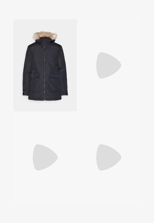 Μαύρο παλτό με επένδυση γούνας στην κουκούλα, μπροστινή φερμουάρ κλείσιμο, δύο πλαϊνές τσέπες και λεία υφή. Μινιμαλιστικός σχεδιασμός με λειτουργικές λεπτομέρειες.; Λευκό αθλητικό μπλουζάκι με κοντά μανίκια, κατασκευασμένο από ύφασμα που απορροφά την υγρασία. Διαθέτει μαύρο λογότυπο στην αριστερή πλευρά του στήθους και μοτίβο στη εσωτερική γραμμή του λαιμού.; Μαύρο αθλητικό παντελόνι με ελαστική μέση, λευκές πλαϊνές ρίγες και ένα μικρό λευκό λογότυπο στο μηρό. Φτιαγμένο από απαλή, ελαφριά ύφανση.; Μαύρα αθλητικά παπούτσια με υφασμάτινη άνω επιφάνεια κώνου, λευκές διακοσμητικές ρίγες, μαξιλαρωτή σόλα και ενισχυμένη φτέρνα για στήριξη.