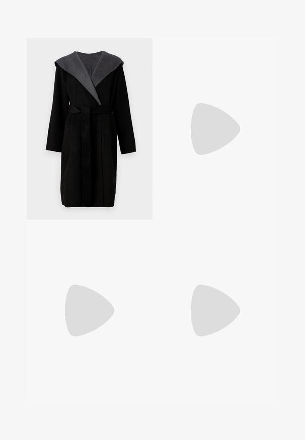 MICHAEL Michael Kors HOODED WRAP COAT - Κλασικό παλτό - charcoal; Μαύρη μπλούζα από λείο ύφασμα, με διακριτό τονικό μοτίβο, μακριά μανίκια, όρθιο γιακά και κλείσιμο με κορδόνι στον λαιμό.; Σκοτεινές γκρι τζιν παντελόνες με ψηλή μέση, πτυχώσεις στο μπροστινό μέρος, ίσιες γραμμές και μία κουμπότρυπα στη μέση.; Μαύρο δερμάτινο μπαλαρίνι με στρογγυλή μύτη, λεία υφή, ελάχιστες λεπτομέρειες ραφής και σχεδίαση ευέλικτης σόλας.