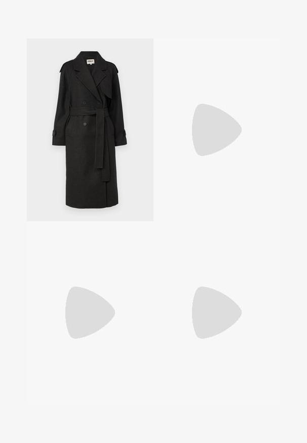 ONLY ONLDEAR TRILLION BELT - Klasszikus kabát - dark grey; Fehér ujjatlan trikó ribbed anyagból, lekerekített nyakkivágással és testhez simuló siluettel, minimális varrásokkal és díszítések nélkül.; Világoskék, bő szabású farmernadrág, magas derekú, öt zsebes dizájnnal, amelynek alja fokozatos elhalványulással rendelkezik.; Barna bőr cowboy csizmák hegyes orral és blokk sarkal, részletes varrással és kiemelkedő díszítésekkel a szárán.; Fekete bőr kézitáska hajtóka részlettel és aranyszínű fém csattal. Tartalmaz egy fekete pántot és egy letisztult, minimális dizájnt.; Ezüst karika fülbevalók csavart kialakítással, fényes felülettel és fülbevaló tűzáras zárással. Átmérőjük körülbelül 3 cm.