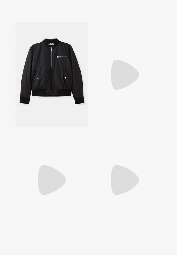 Versace BLOUSON REVERSIBLE SOLID TECHNICAL  - Giubbotto Bomber - black/silver-coloured; Versace INFORMAL SHIRT CORAL THEATRE - Camicia - ivory/black/gold; Versace INFORMAL PANT  - Pantaloni - black; Versace Sneakers basse - black