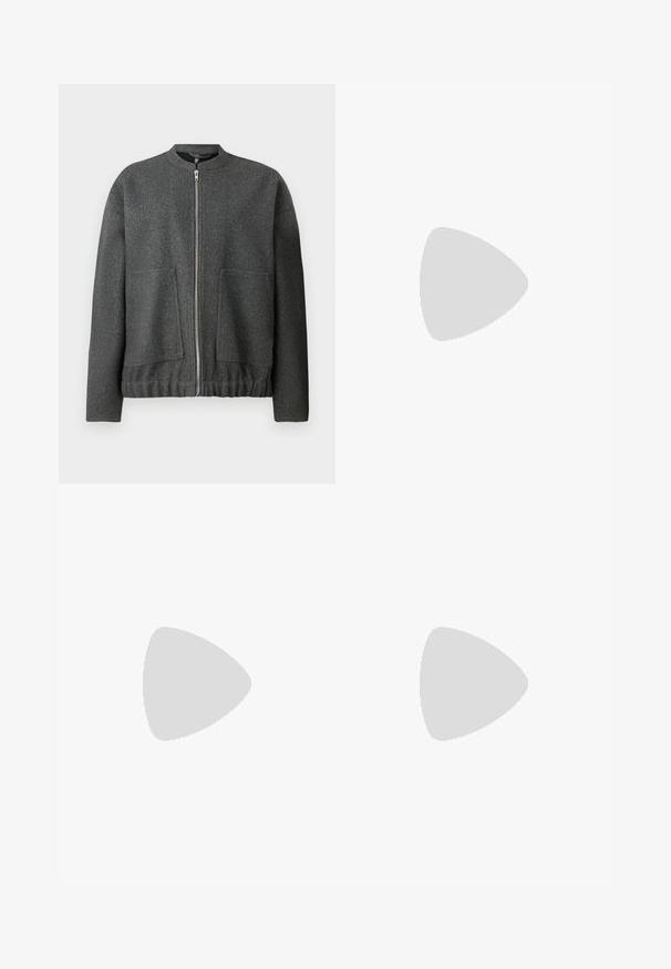 Mörkgrå zip-up jacka med två framfickor och elastisk fåll, med rund krage och långa ärmar.; Ljusrosa tanktop med grå kant och justerbara spaghettiaxlar, med en stor, centrerad grå "adidas"-logotyp. Bomullsmaterial.; Breda denimculotter i medelblå tvätt med en urtvättad textur, med två bakfickor och en brun läderetikett med varumärket på midjan.; Grå lätta skor med detaljer i mesh och en dämpad mellansula. Har en krok-och-loop rem och rund tå med genomskärande sula.; Bruna sköldpadds-inspirerade solglasögon med rektangulära bågar, mörka linser och tjocka skalmar. Glansig yta med subtila ljusa accenter.; Svart tyghandväska med rynkad textur, två axelremmar och dragsko stängning på sidorna. Slätt, lätt material.