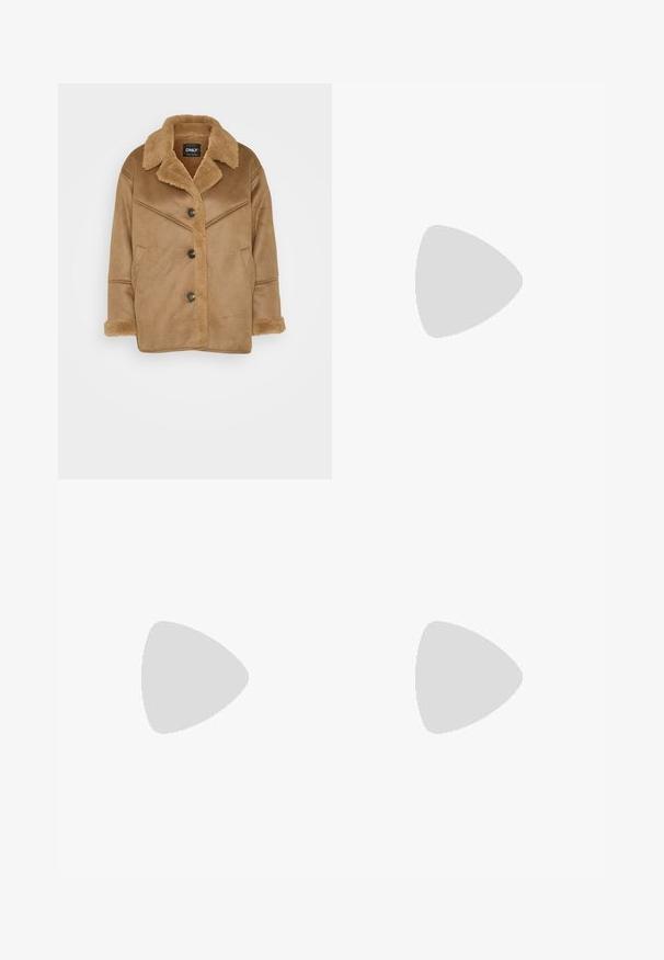 ONLY Petite ONLYLVA COLLAR COAT  - Ziemas mētelis - otter; Even&Odd Petite 2 PACK - Tops - light grey/black; Melni skinny džinsi, izgatavoti no denima. Iespējama priekšējā pogu aizdare un iešūta kabata jostasvietā. Gluda tekstūra ar minimālu izbalēšanu.; Dr. Martens MAYBOLE CHELSEA - Puszābaki ar platformu - black/cherry red; Sudraba metāla gredzenveida auskari ar matētu faktūru, ar apaļu dizainu un caurspīdīgu aizdari, lai nodrošinātu drošu valkāšanu.
