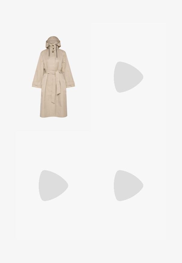 Béžový voděodolný trenčkot s opaskem, velkou kapucí, zapínáním na dva knoflíky a širokými rukávy. Hladká textura s čistým, minimalistickým designem.; Bílý bavlněný top bez rukávů s kulatým výstřihem a přiléhavým střihem. Hladká textilie, jednoduchý design a minimální švy.; Černé široké kalhoty s vysokým pasem, s páskem v pase a sklady pro texturu. Vyrobeno z hladké, lehké tkaniny.; Stříbrné tenisky s bílými akcenty, se třemi pruhy, kulatou špičkou a gumovou podešví. Texturovaný metalický materiál.