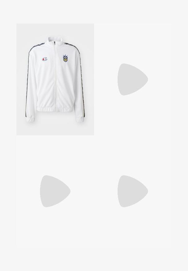 Witte zip-up jas met opstaande kraag, voorzien van een blauw en rood geborduurd logo, en gestreepte zwarte patronen op de mouwen. Glad textuur.; Zwarte t-shirt met korte mouwen, voorzien van een witte drie-strepen design op de schouders en een logo op de borst. Gemaakt van ademend materiaal met een zachte textuur.; Zwarte sportbroek met een elastische tailleband, taps toelopende benen en witte zijkanten. Gemaakt van synthetisch materiaal met een gladde textuur.; Zwarte sportschoen met een bovenwerk van gestructureerde stof, rubberen zool en drie glanzende zwarte strepen aan de zijkant. Rondneus en gevoerde hak.